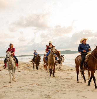 Horse-Riding-Tours-Puerto-Vallarta-Riviera-Nayarit